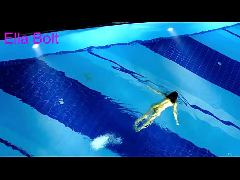 ❤️ 나는 보는 것을 멈출 수 없다, 젊은 금발이 ELLA BOLT 리조트 수영장에서 누드로 수영하다 적발 포르노 우리 ko.bassaniluigi.ru ️❤
