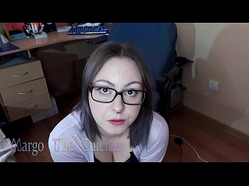 ❤️ 안경을 쓴 섹시한 여자가 카메라에 딜도를 빤다. 포르노 우리 ko.bassaniluigi.ru ️❤